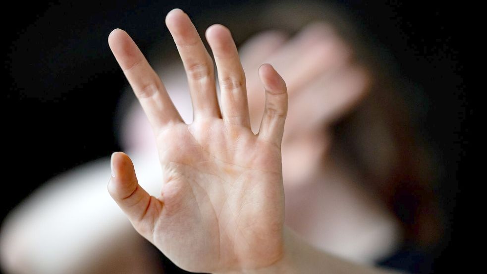 Fast 30.000 Übergriffe registrierte die Polizei Niedersachsen im vergangenen Jahr. Foto: Fabian Sommer/dpa