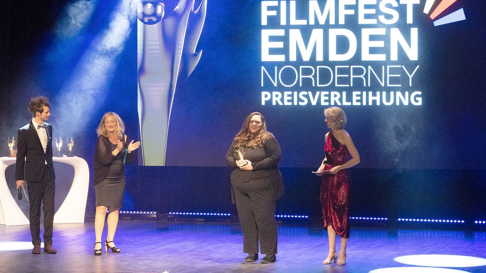 Frauke Lodders (zweite von rechts) hat den NDR-Filmpreis gewonnen. Foto: J. Doden