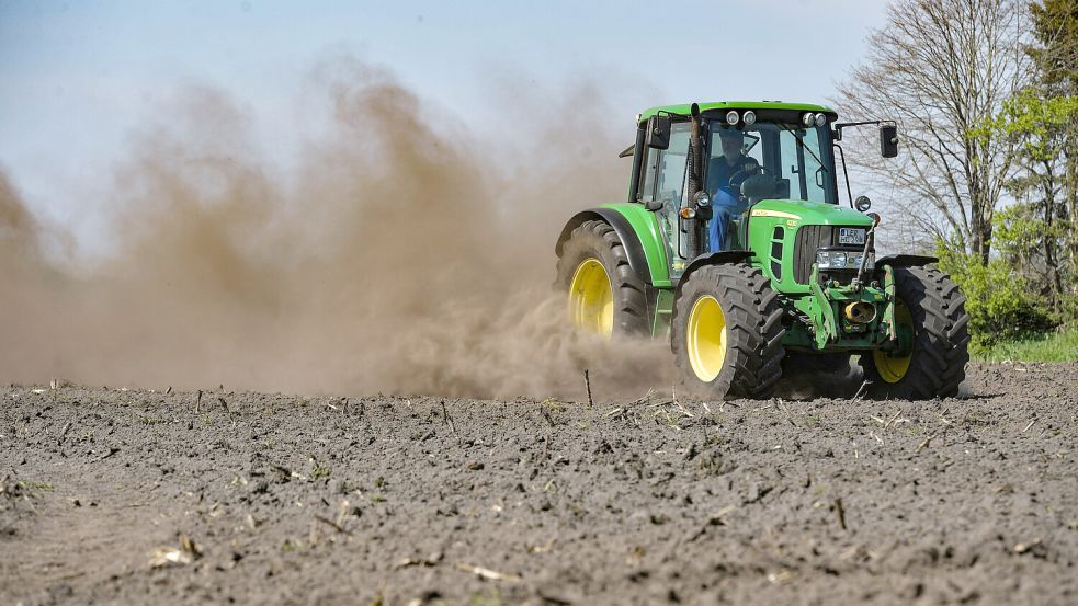 So macher Acker war auch schon staubtrocken im Sommer. Foto: Ortgies/Archiv
