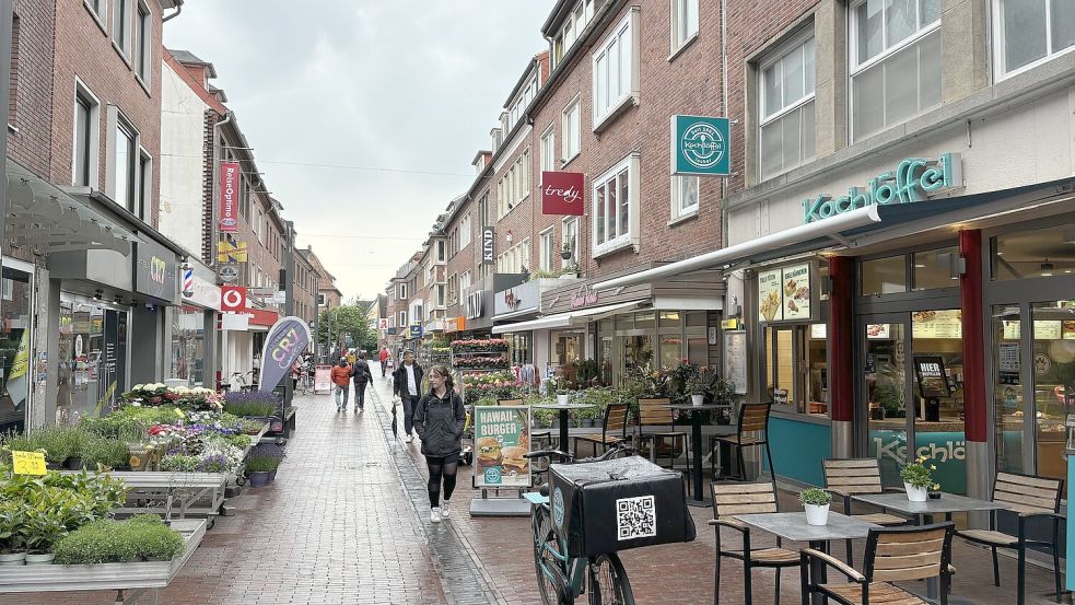 Wer in Emden ein neues Geschäft oder Restaurant eröffnen will, kann von der Stadt Emden finanziell unterstützt werden. Fotos: Hanssen