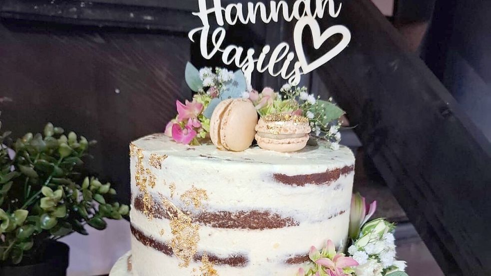 Macarons und Blattgold setzen bei dieser von Sarah Schweerke gestalteten Torte Akzente. Foto: privat