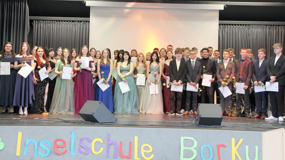 Der Abschlussjahrgang 2024 der Borkumer Inselschule. Foto: Ferber