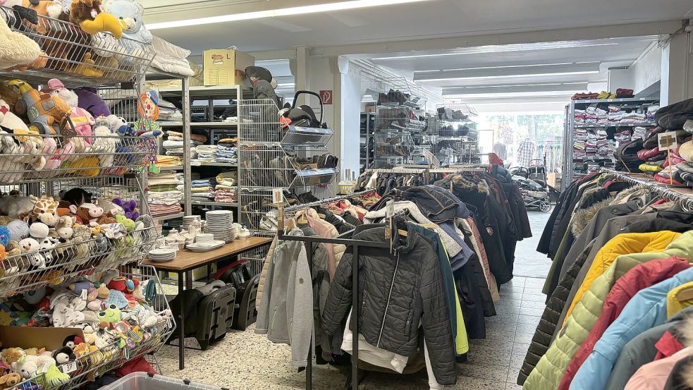 Dicht an dicht sind die Sachspenden im Lager der Alltagshelden Ostfriesland untergebracht. Für Extras gibt es keinen Platz. Foto: Kubassa