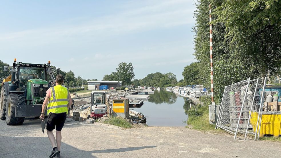 Am Timmeler Hafen sind die Modernisierungsarbeiten noch in vollem Gang. Foto: Boschbach
