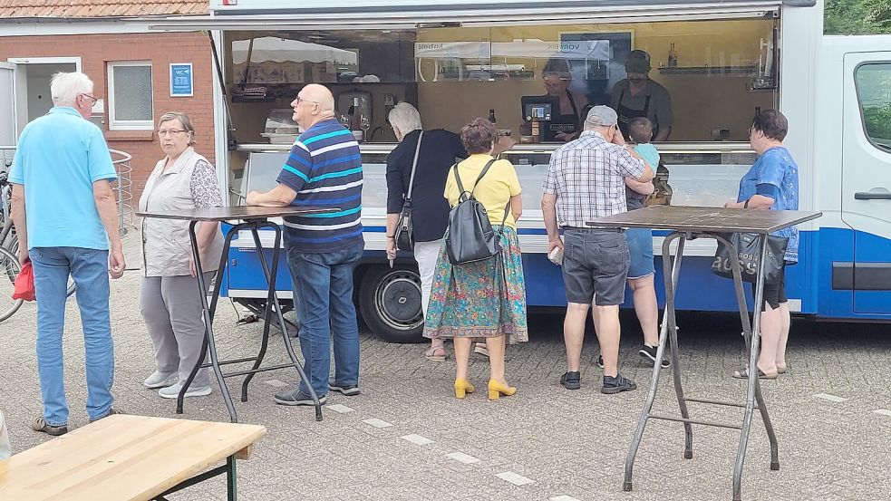 Urlauber, aber auch Einheimische kamen auf den Markt. Foto: Wolters