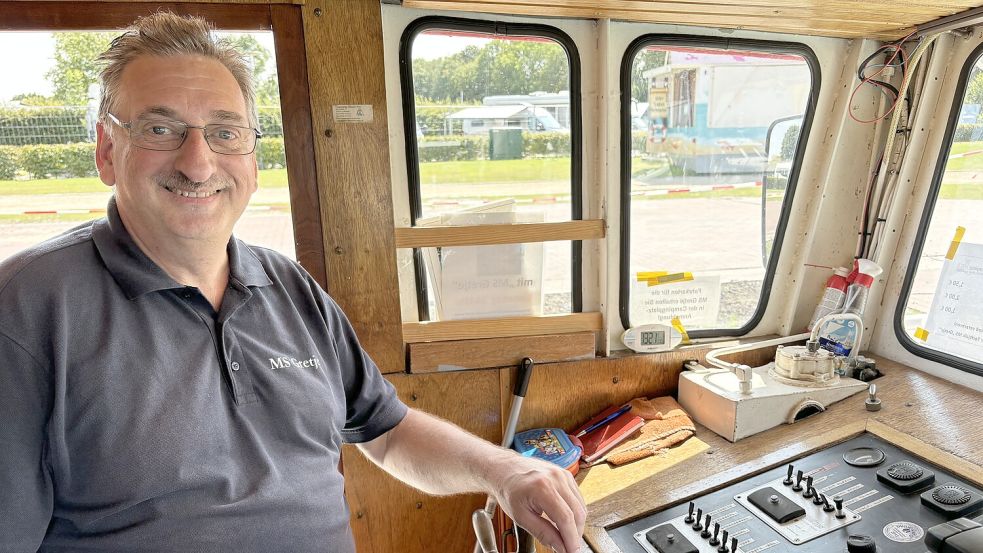 Kapitän Gerd Rohden genießt die Fahrten mit der MS „Gretje“. Foto: Kubassa