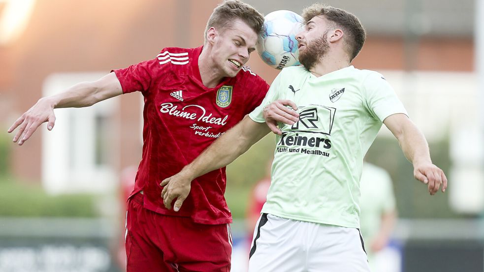 Der TuS Pewsum (links) spielte eine starke Vorbereitung. Foto: Doden/Emden