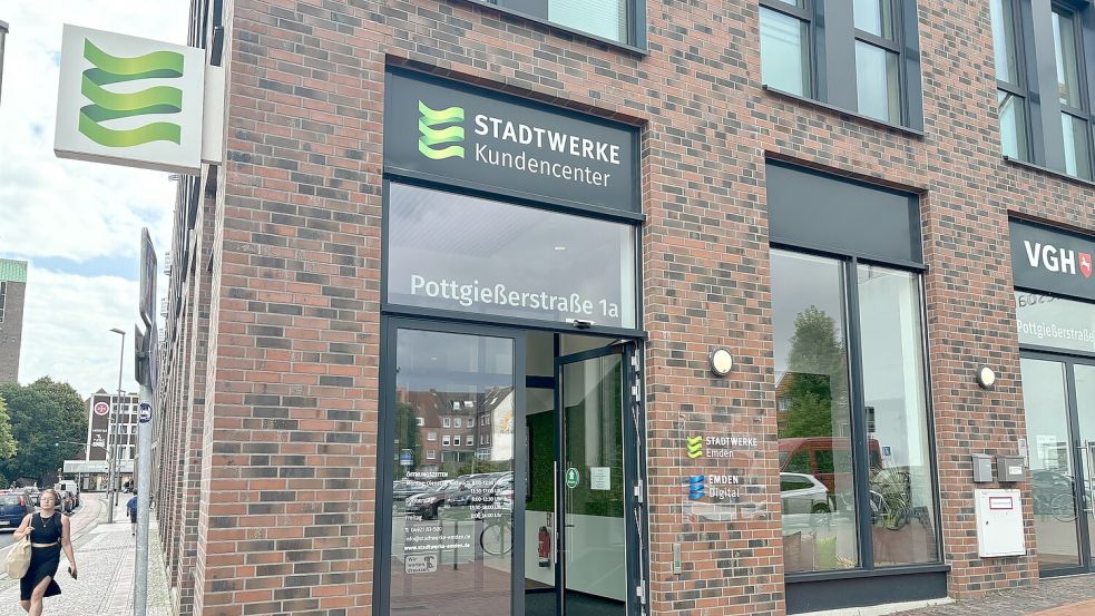 Beim Kundencenter der Stadtwerke in Emden gab es während der Krisen teilweise einen großen Andrang von Menschen, die verunsichert waren. Jetzt hat sich das wieder etwas normalisiert. Foto: Hanssen