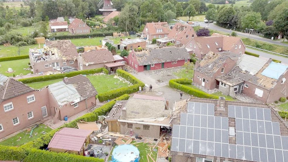 Der Tornado vom 16. August 2021 zog mehr als 50 Häuser in Mitleidenschaft – hier in Berumerfehn. Archivfoto: Noglik