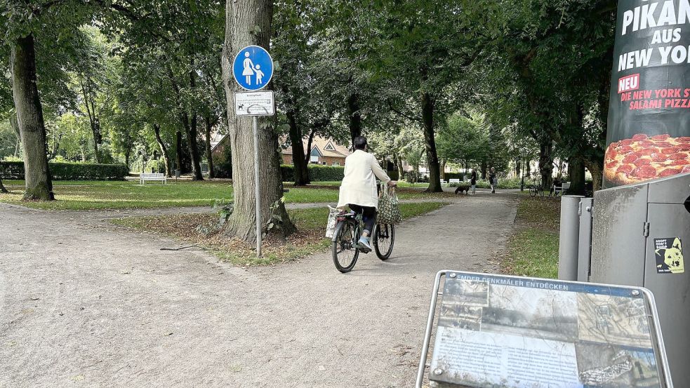 Im Park am Burgplatz wurde ein 57-Jähriger von Jugendlichen angegriffen. Foto: Hanssen/Archiv