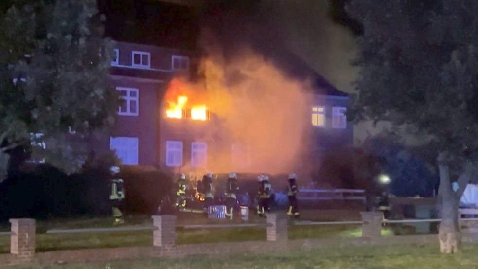 Ein Wohnungsbrand sorgte in der Nacht auf Freitag für einen Großeinsatz auf der Insel. Foto: Nonstopnews