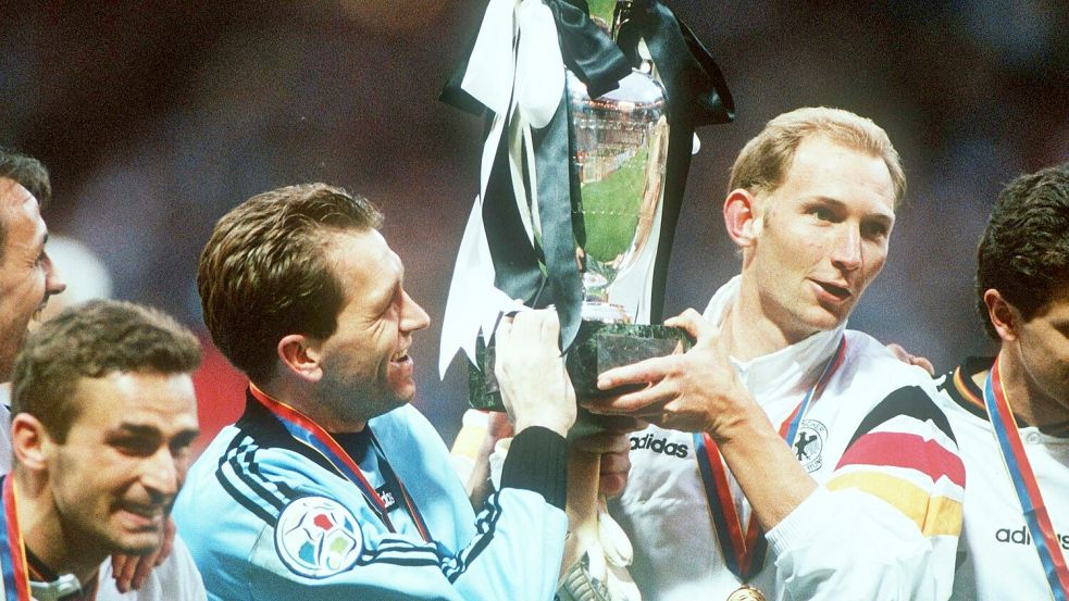 Dieter Eilts (rechts) wurde in England 1996 mit Deutschland sogar Europameister. Foto: Imago