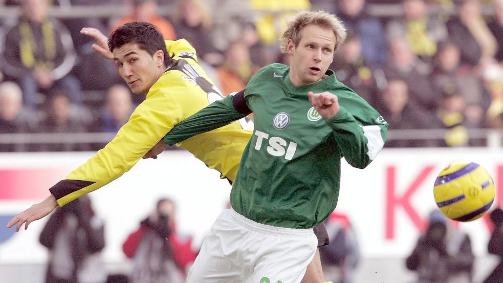 Mitte der 2000er war Karsten Fischer einige Monate Stammspieler beim VfL Wolfsburg. Auch der jetzige BVB-Trainer Nuri Sahin (links) war einer seiner Gegenspieler. Foto: Imago