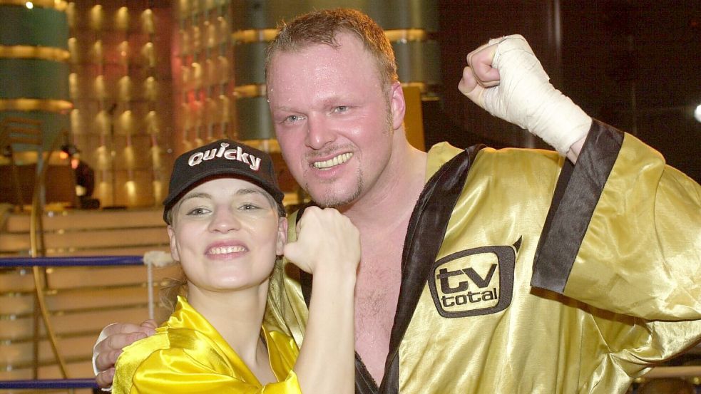 Stefan Raab sorgte schon damals mit dem TV-Boxkampf gegen Regina Halmich für Aufsehen – nun folgt eine Wiederholung. Foto: IMAGO/Hermann J. Knippertz