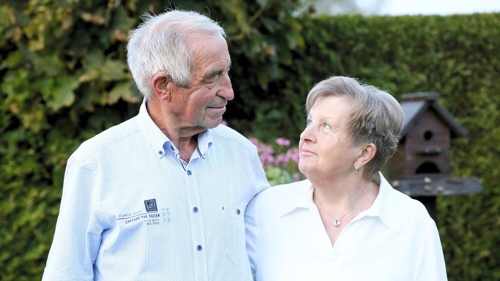 Erich und Annegret Saathoff aus Marcardsmoor blicken auf 60 Ehejahre zurück – und hatten immer ein gemeinsames Ziel. Foto: Böning