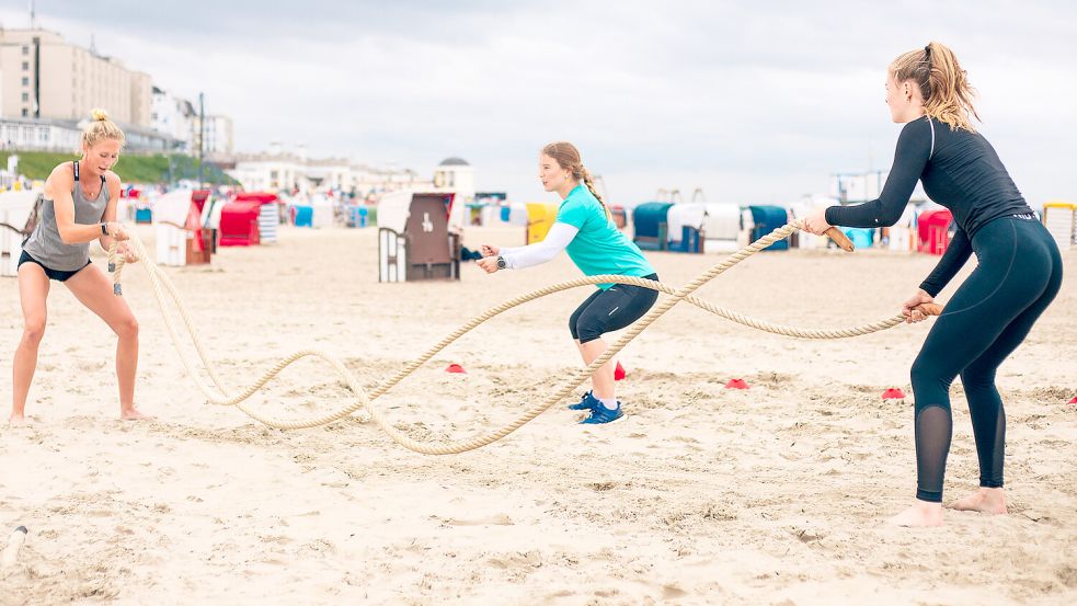 Beim kostenlosen Sport-Strand-Programm kann man verschiedene Aktivitäten ausprobieren. Foto: Moritz Kaufmann