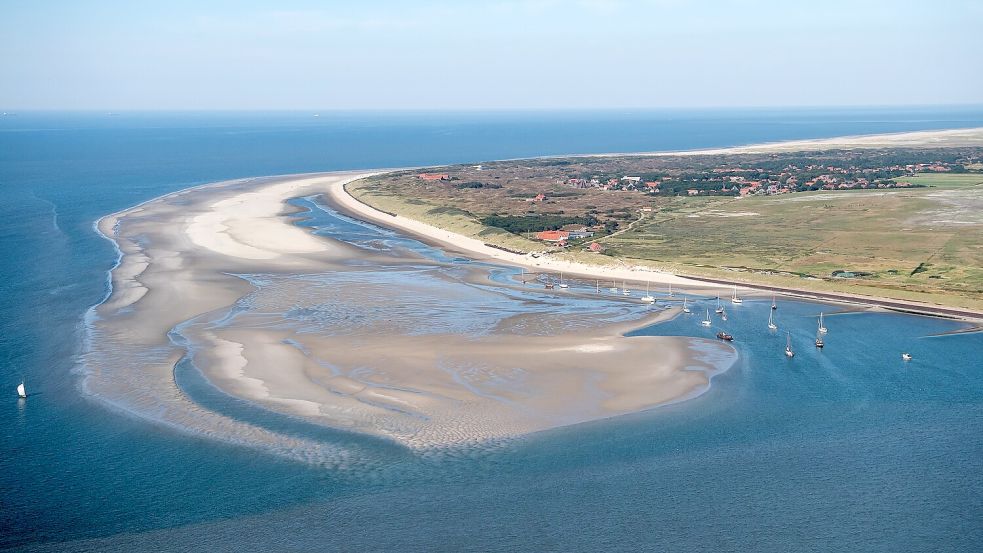 Mit einem Kutter waren die Angeklagten unterwegs. Sie wollten das Kokain aus dem Meer vor der Insel Spiekeroog fischen. Der Plan ging nicht auf. Foto: Schuldt/DPA/Archiv