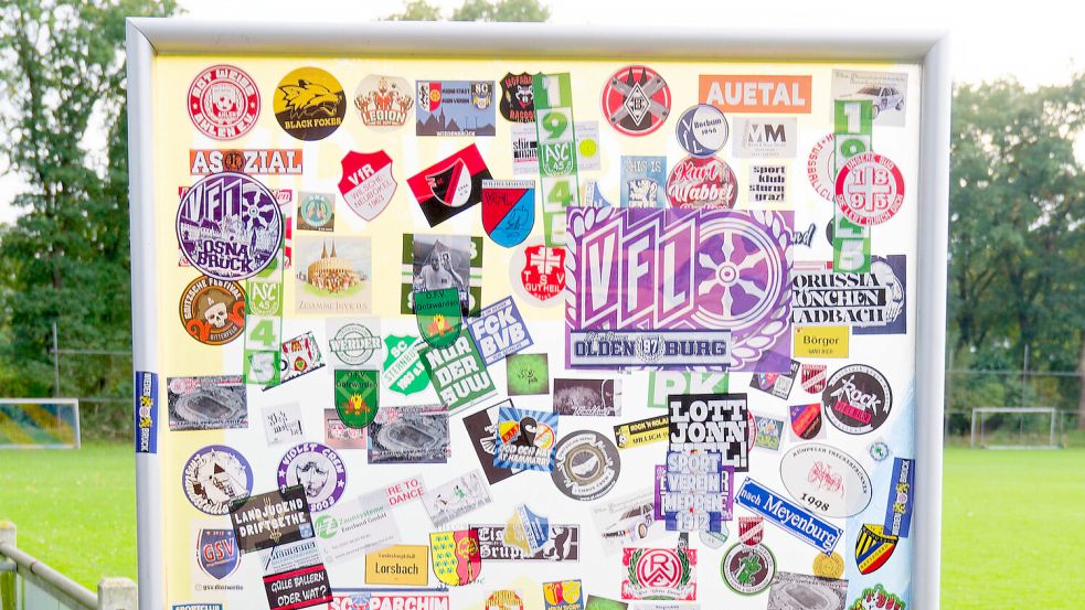 SuS Steenfelde hat eine Sticker-Wand aufgestellt.