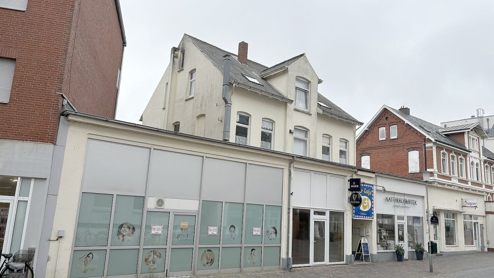 Das Haus in der Strandstraße wird Anfang Dezember auf einer Auktion in Hamburg versteigert. Foto: Spindler