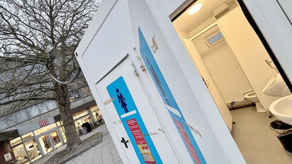 Wenig einladend: die Einrichtung des Toiletten-Containers am Bahnhof. Foto: Ortgies