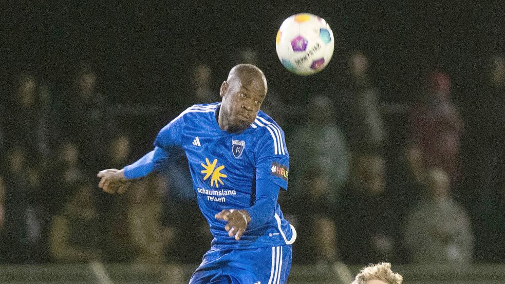 Fast 100 Pflichtspiele absolvierte Yanic Konda für Kickers Emden. Archivfoto: Doden/Emden