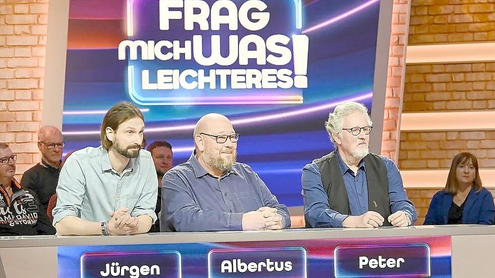 Jürgen Boese (von links), Albertus Akkermann und Peter Gerdes waren die ostfriesischen Kandidaten. Foto: Archiv/NDR/UFA Show & Faktual/Uwe Ernst
