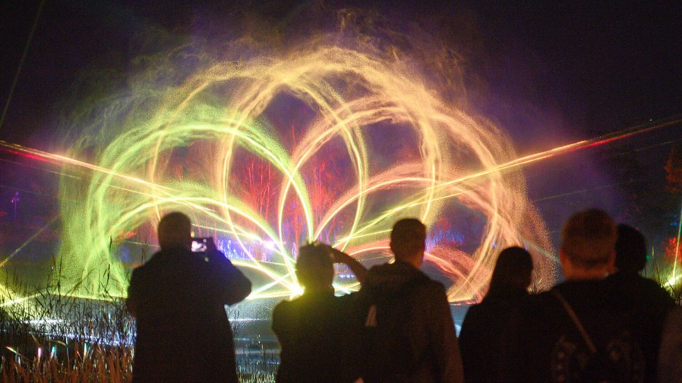 Licht- und Lasershows werden als Alternative für Knallerei gesehen. Symbolfoto: Klaus-Dietmar Gabbert/dpa