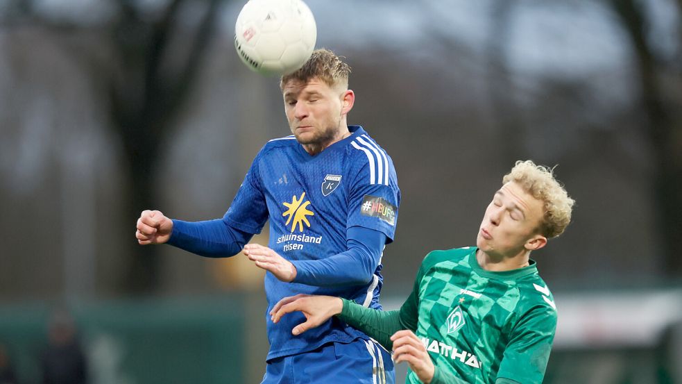 Kickers (Janek Siderkiewicz) überwintert in der Regionalliga als Dritter. Foto: Doden/Emden
