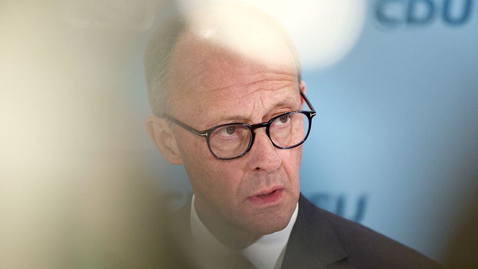 Friedrich Merz, CDU-Bundesvorsitzender und Fraktionsvorsitzender der CDU/CSU-Fraktion im Bundestag, gibt ein Statement zu dem tödlichen Angriff in einem Park in Aschaffenburg. Foto: DPA/Hannes P Albert