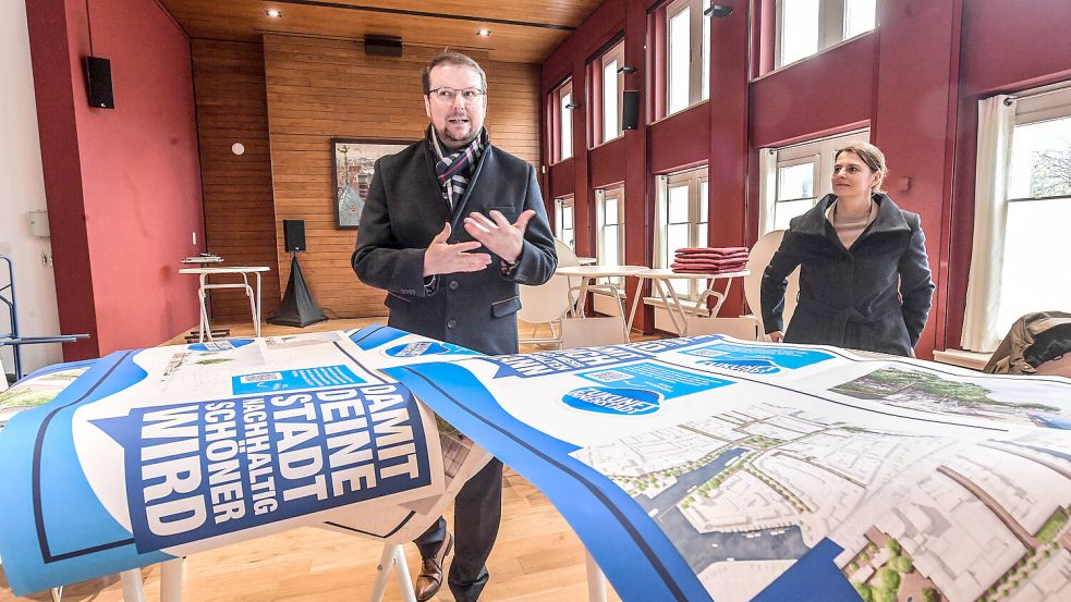 Im Rummel des alten Rathauses wurden die Pläne für die Umgestaltung vorgestellt. Foto: Ortgies