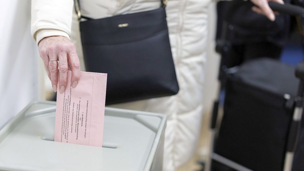 Am Sonntag, 23. Februar, ist Bundestagswahl. Und es stimmt: Jede Stimme zählt. Foto: Reichwein/dpa