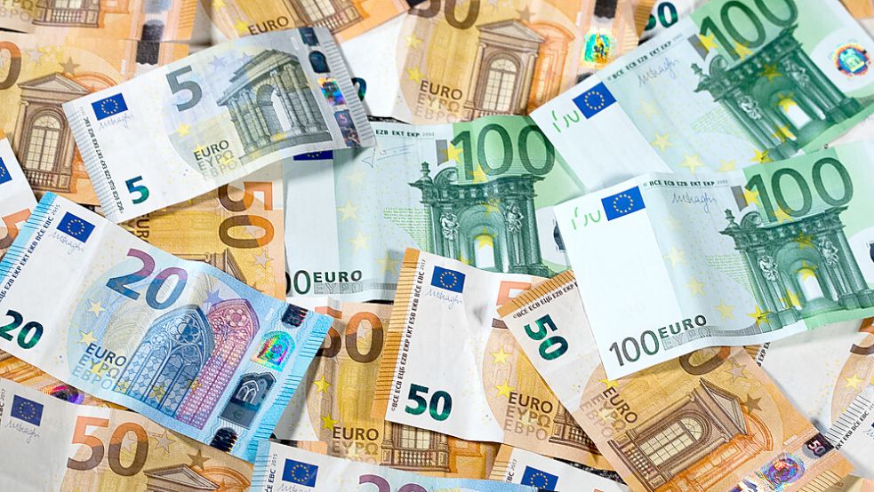 Während der Pandemie war bei vielen Geschäftsleuten das Geld knapp. Der Staat legte verschiedene Hilfsprogramme auf, die beispielsweise Gastronomen durch die Krise helfen sollten. Symbolfoto: Archiv/Jens Büttner/dpa-Zentralbild/dpa