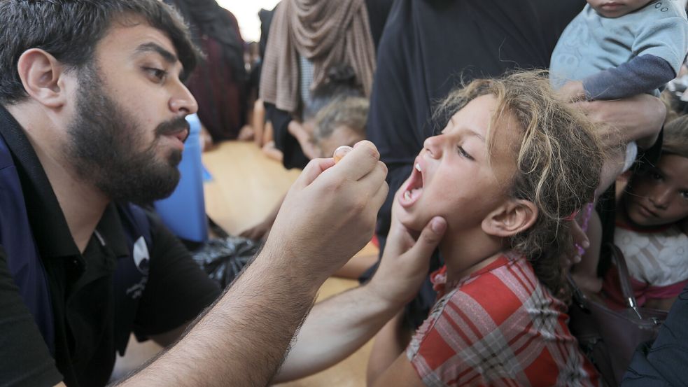 Inmitten des Krieges wurden 2024 im Gazastreifen Hunderttausende Kinder mit der sogenannten Schluckimpfung gegen Polio geimpft.