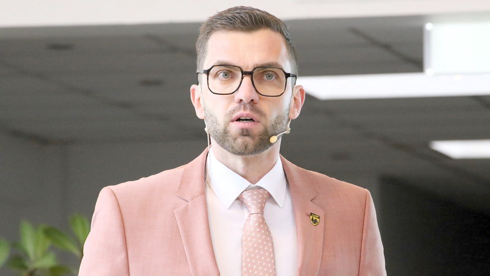 Sven Lübbers beim Neujahrsempfang der Stadt Wiesmoor Ende Januar 2025. Foto: Böning