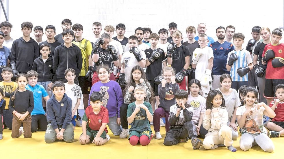 Die Boxsportsparte des MTV Aurich wächst und wächst seit Jahren. Doch an Wettkämpfen dürfen die Jungen und Mädchen nicht teilnehmen. Das verhindert seit eineinhalb Jahren der Landesverband der Boxer. Foto: Privat
