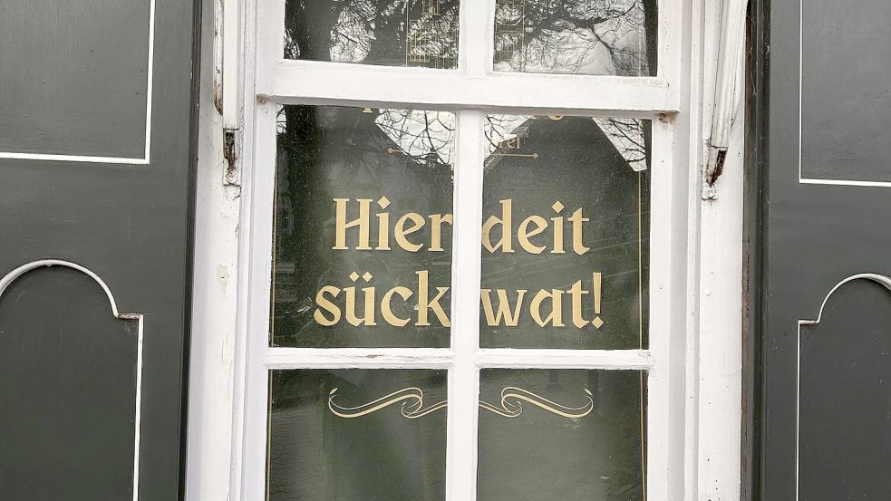 „Hier deit sück wat“ (Hier tut sich was): Die Umbauarbeiten haben zwar noch nicht begonnen, sollen aber bald starten. Foto: Tomé