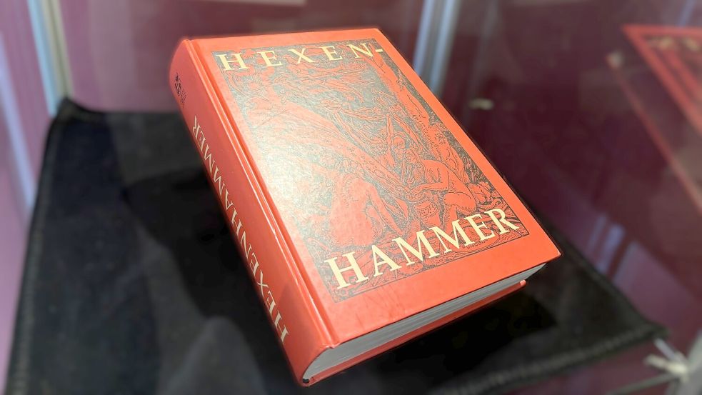 Malleus maleficarum, deutsch Hexenhammer, ist ein Werk des deutschen Dominikaners, Theologen und Inquisitors Heinrich Kramer. Foto: Vogt