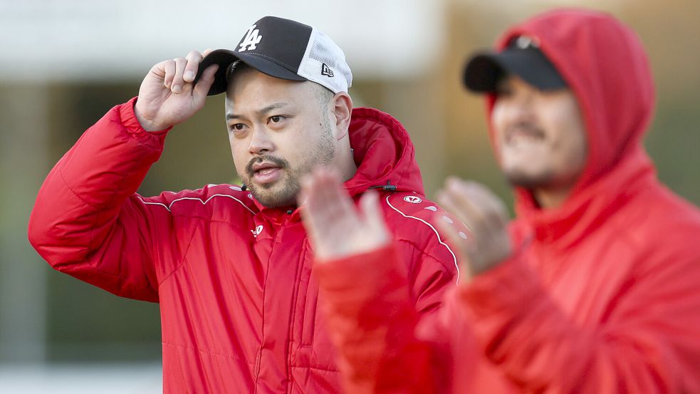 Großefehns Trainer Bi Le Tran glaubt an einen Dreikampf an der Ligaspitze. Foto: Doden, Emden