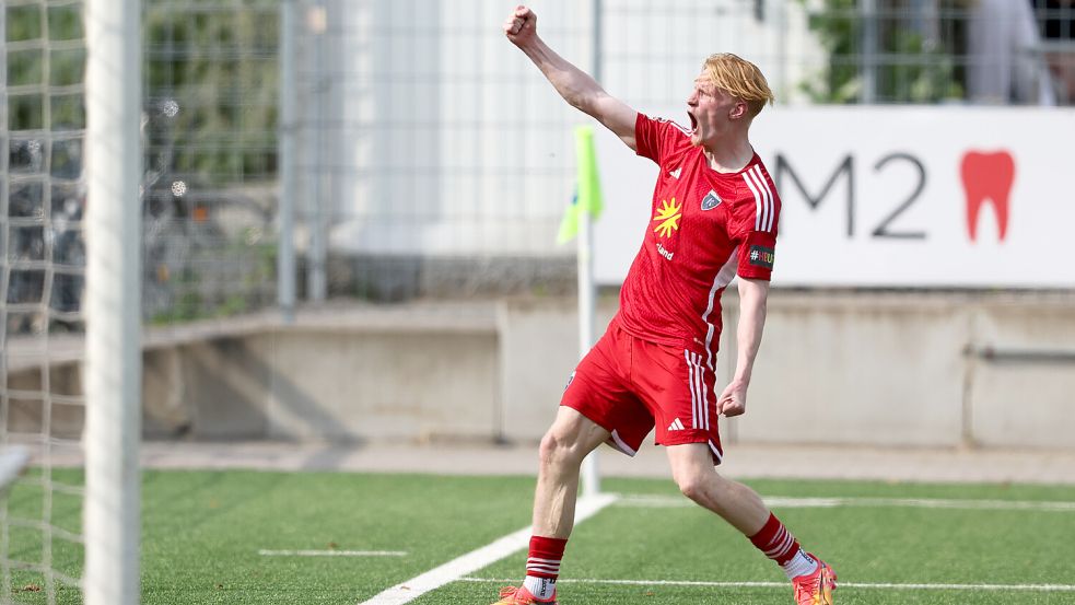 Pascal "Calli" Steinwender durfte auch schon manches Tor für Kickers feiern. Foto: Doden/Emden