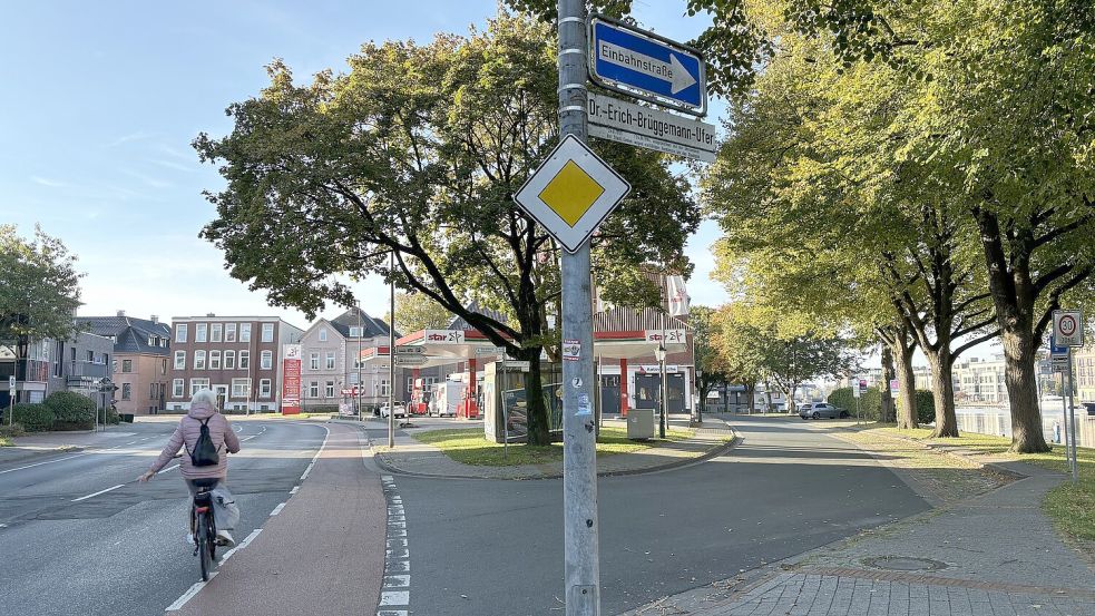 Wird neu gestaltet: Radweg Martin-Faber-Straße und Uferbereich Falderndelft. Foto: Schuurman