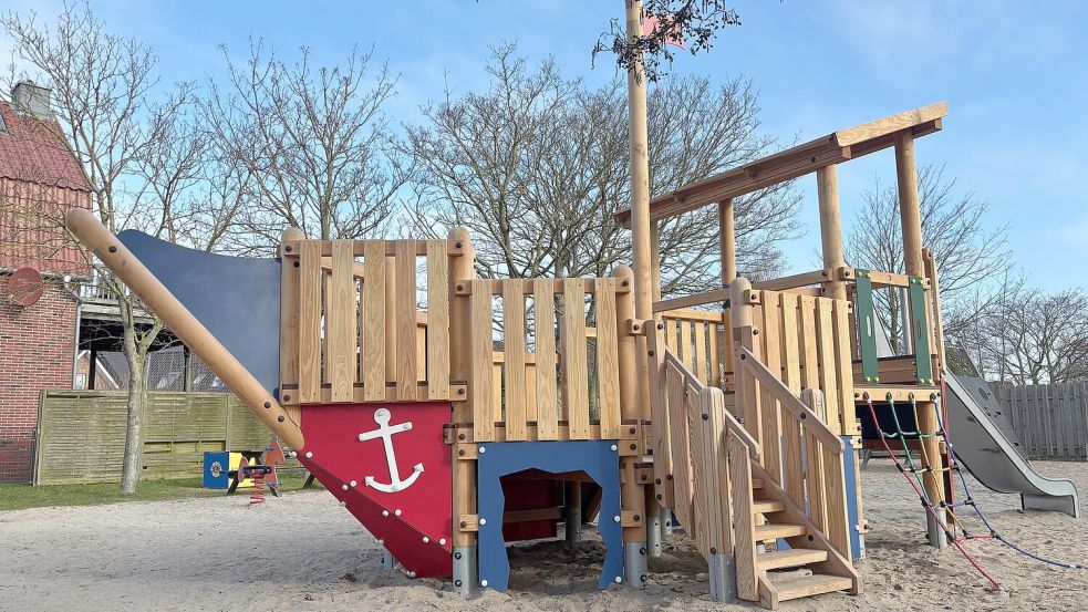 Auf dem Spielplatz an der Deichstraße kann der Nachwuchs nun „in See stechen“. Foto: Ferber