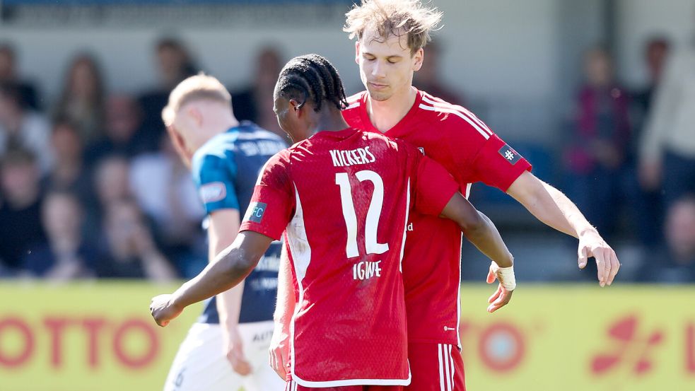 David Schiller (rechts) beendete seine Torflaute. Auch Michael Igwe traf doppelt.