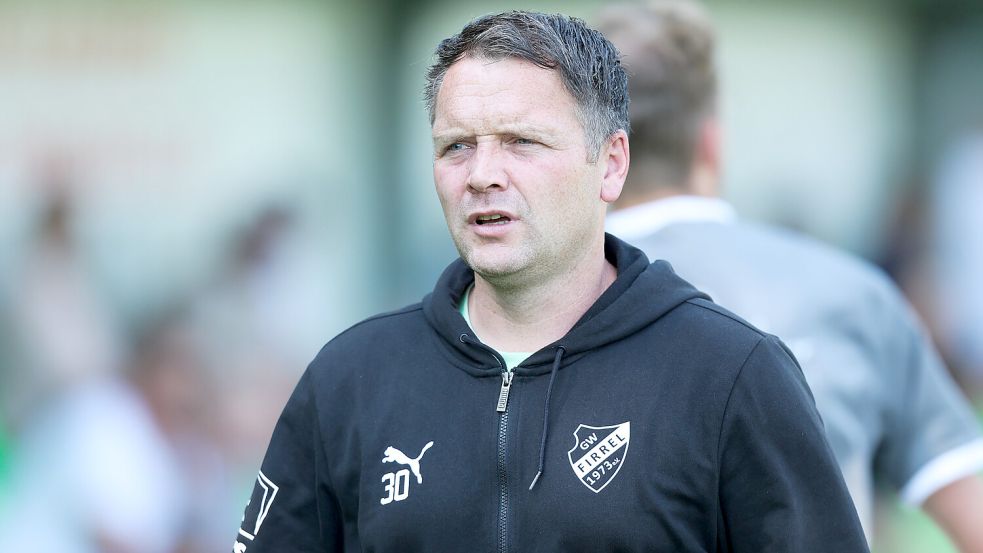 Trainer Bernd Grotlüschen konnte mit dem Auftritt seiner Mannschaft nicht zufrieden sein. Foto: Doden/Emden