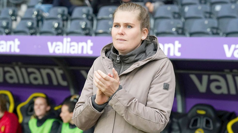 Imke Wübbenhorst konnte ihrer Mannschaft applaudieren. YB gewann gegen Luzern mit 1:0. Foto: Imago