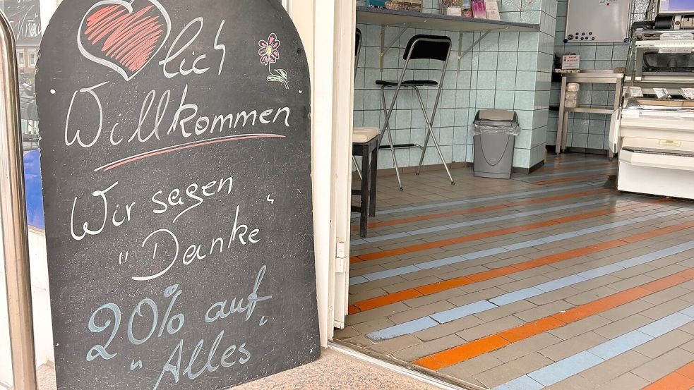 Nach 37 Jahren an der Auricher Straße verabschiedet sich Fisch Klaassen von seinen Kunden. Am Donnerstag, 24. April 2025, schließt das Geschäft für immer seine Türen. Foto: Stephanie Tomé