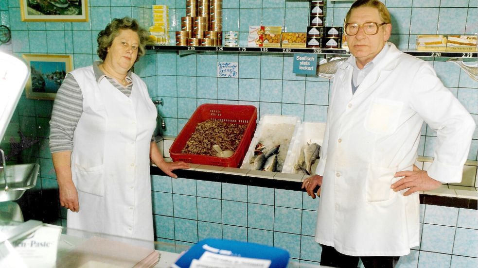 Erna und Johann Müller führten bis 1988 das Fischgeschäft an der Auricher Straße unter dem Namen „Fisch Wilken“. Foto: Heiko Müller/Archiv