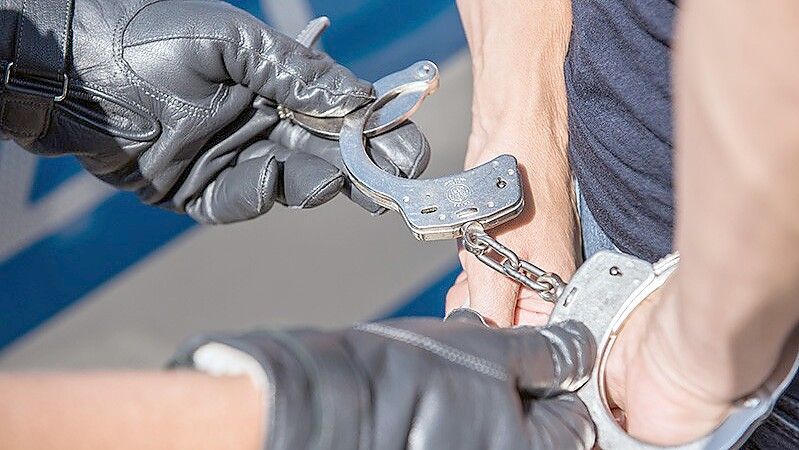 Ein 49-Jähriger hat die Beamten mehrfach beleidigt. Symbolfoto: Bundespolizei