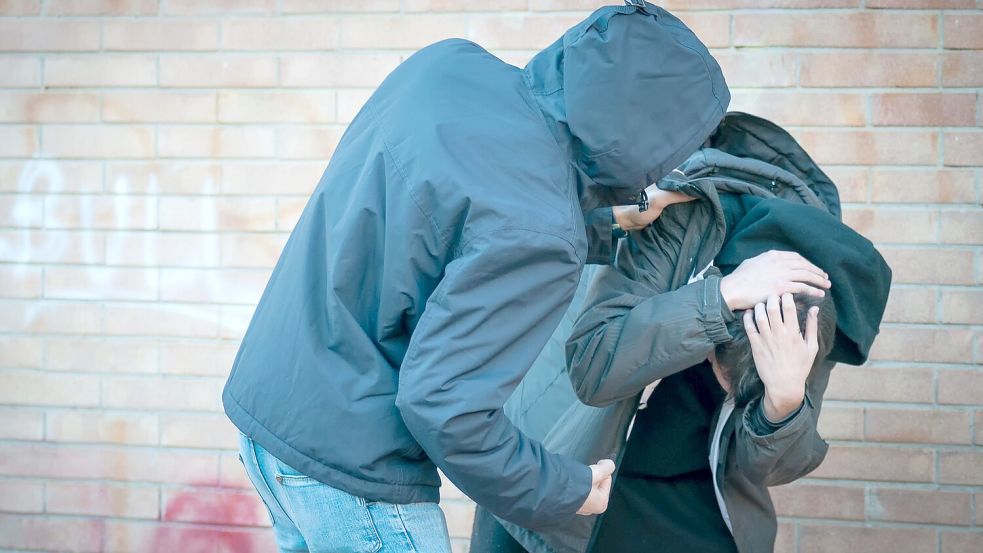 Auseinandersetzungen gibt es immer mal wieder unter jungen Leuten. Symbolfoto: mubi - stock.adobe.com