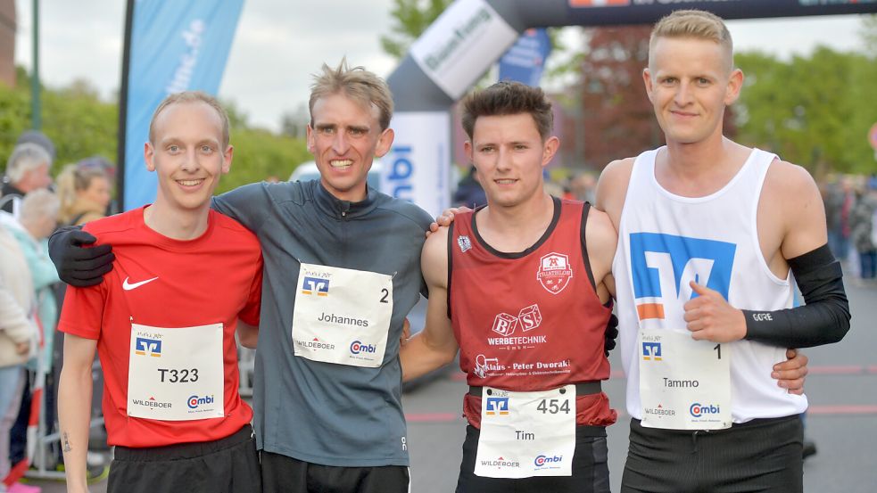Ingo Mudder, Johannes Wiltfang, Tim Veith und Tammo Oldigs (von links) waren bei der dritten Etappe die Ersten im Ziel. Foto: Klaus Ortgies