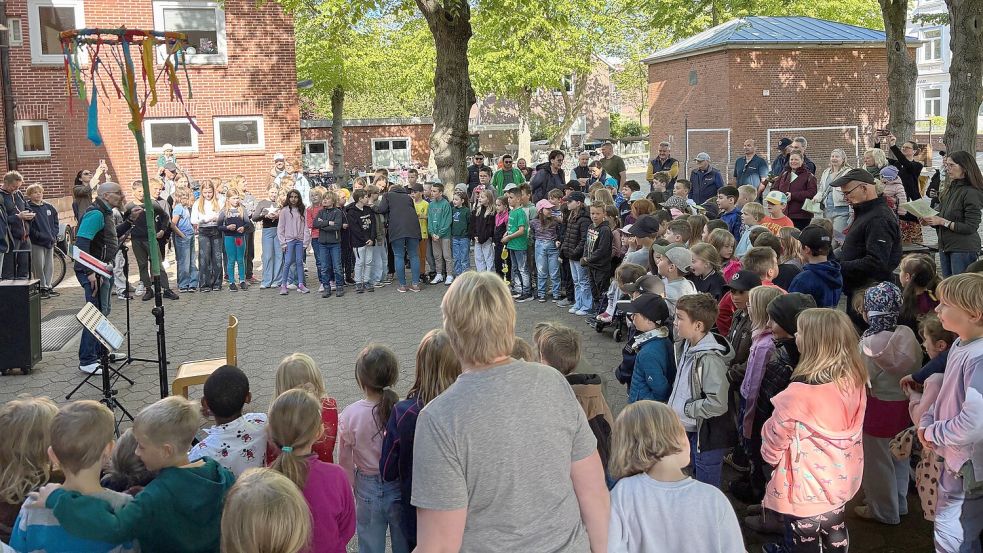 Eingebettet war die Auszeichnung in das Maisingen der Grundschule. Foto: Florian Ferber